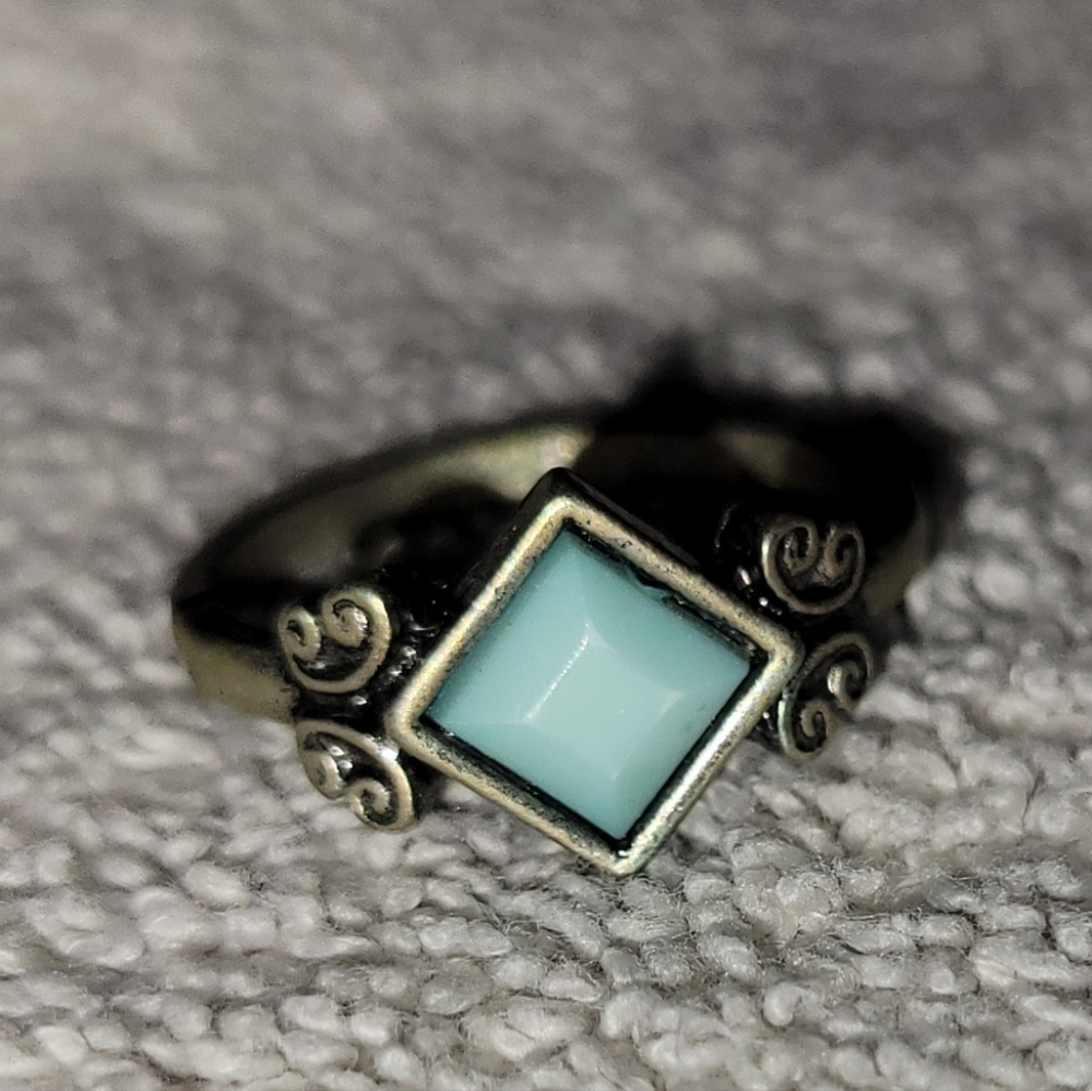Light blue ring